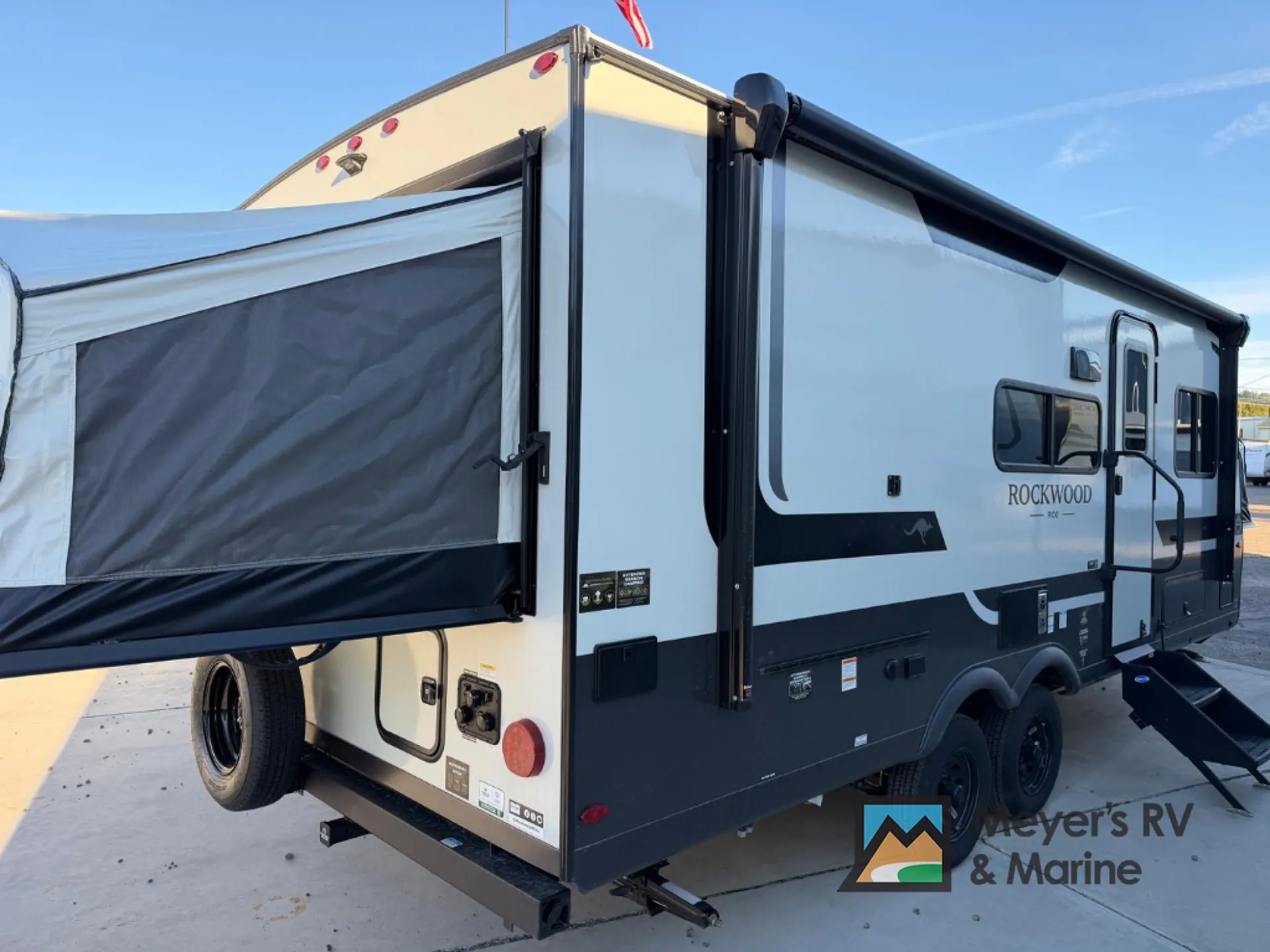 2027 Forest River Rockwood Roo 233S - Photo 4