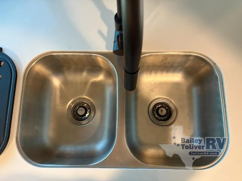 2023 Forest River Rockwood Ultra Lite 2608BS - Photo 3