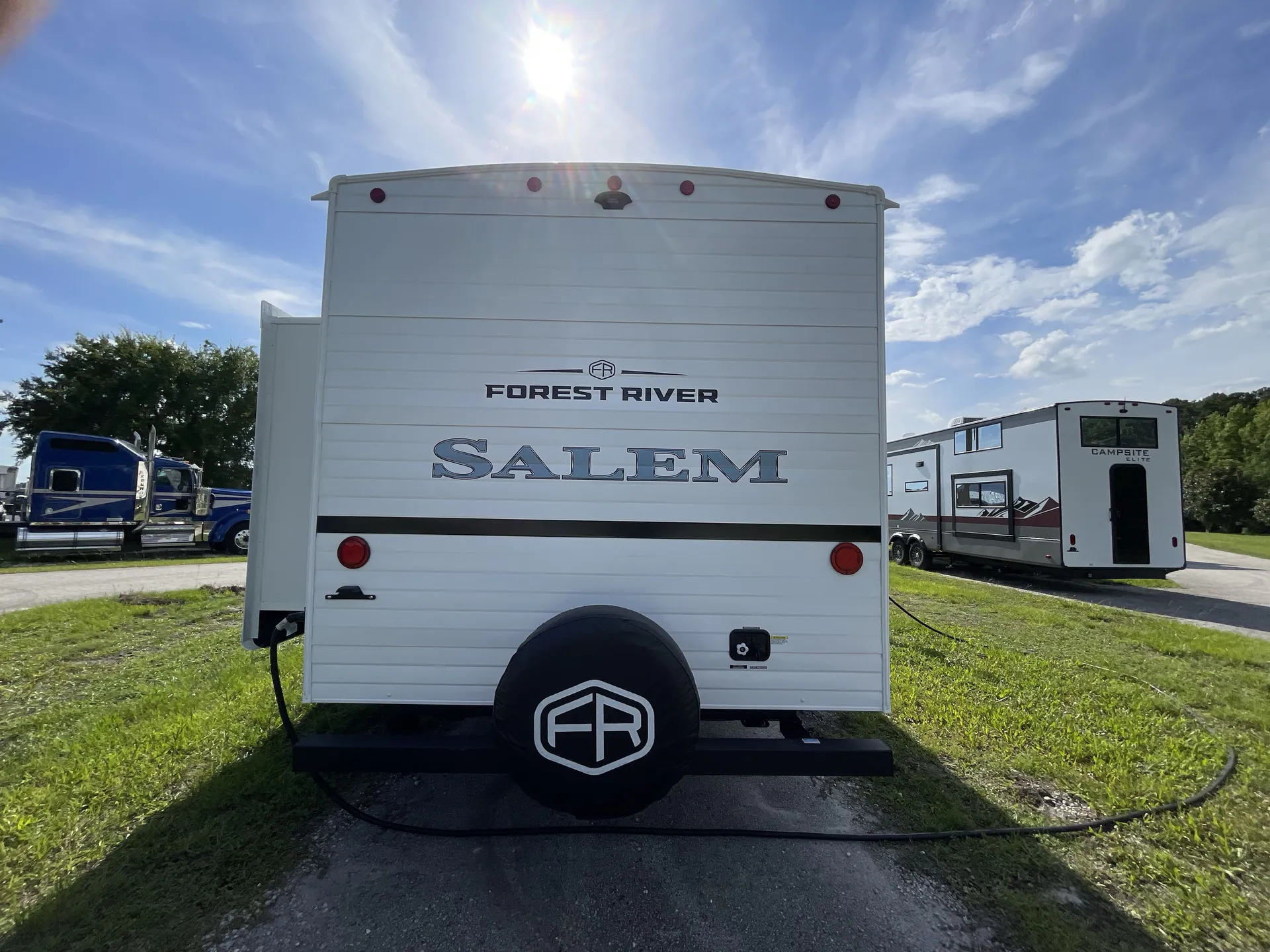 2027 Forest River Salem 27RK — backside