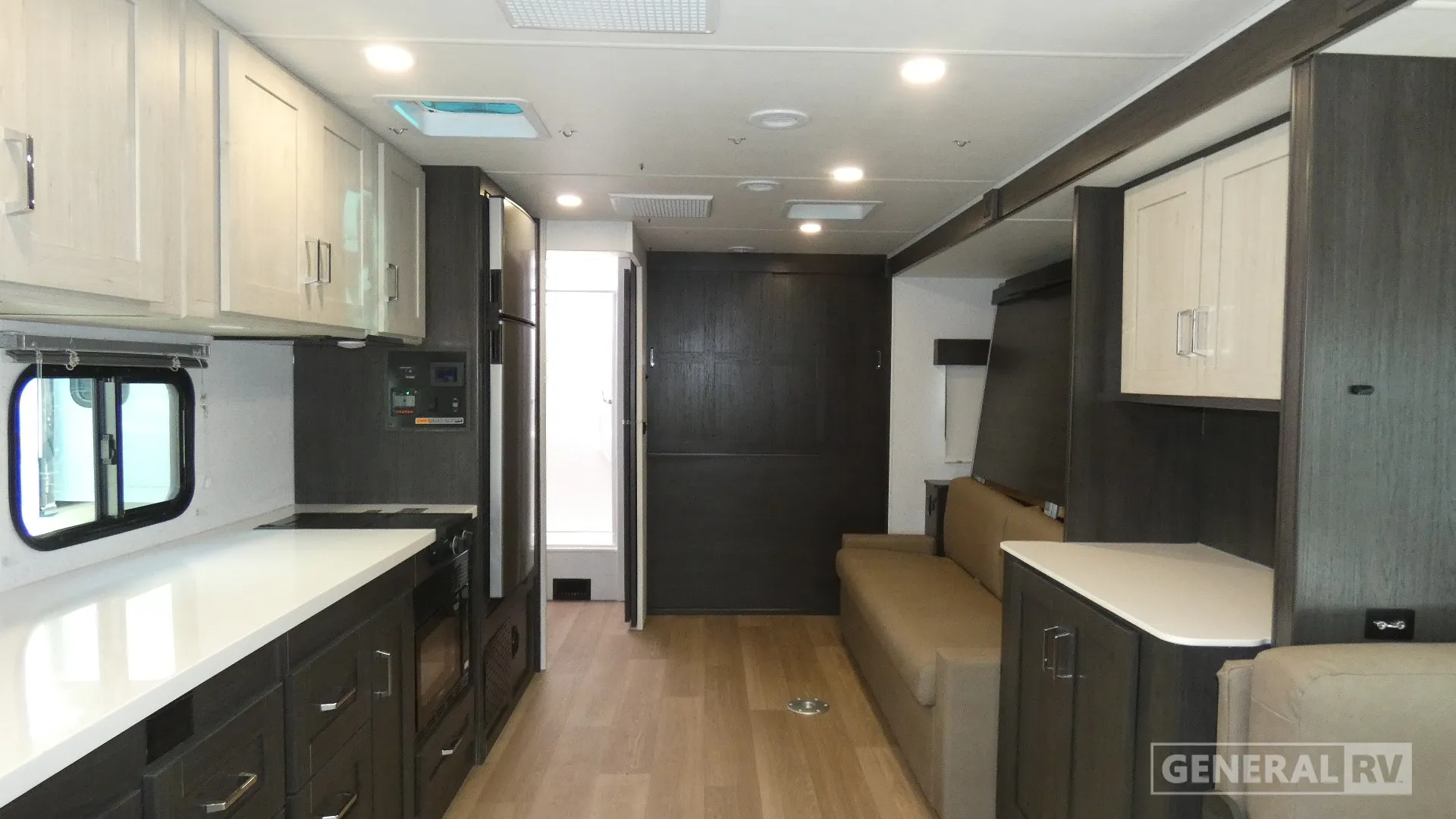 2027 Winnebago Sunflyer 28MB - Photo 3