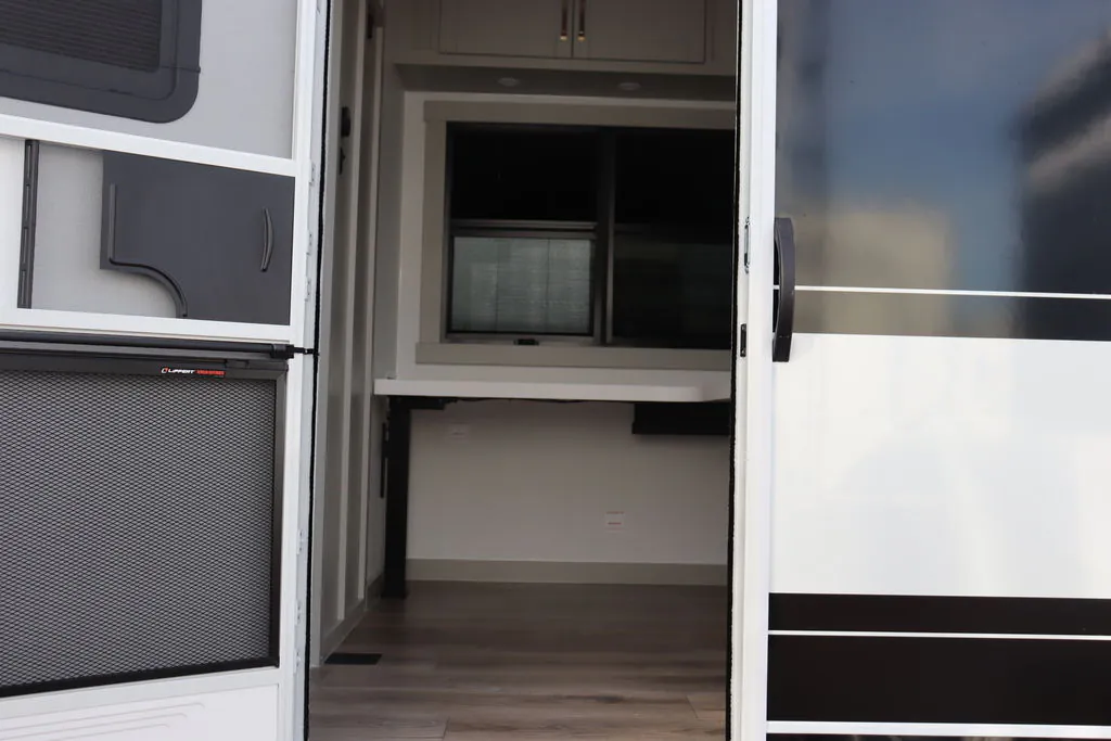 2026 Brinkley Model Z 3515, Photos photo 8