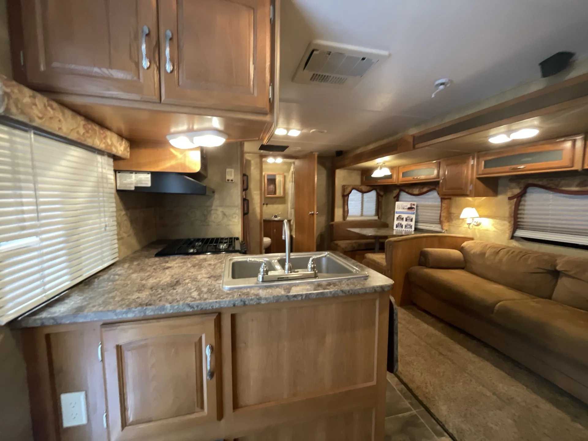 2009 Keystone Cougar XLite 26BHS — living area main