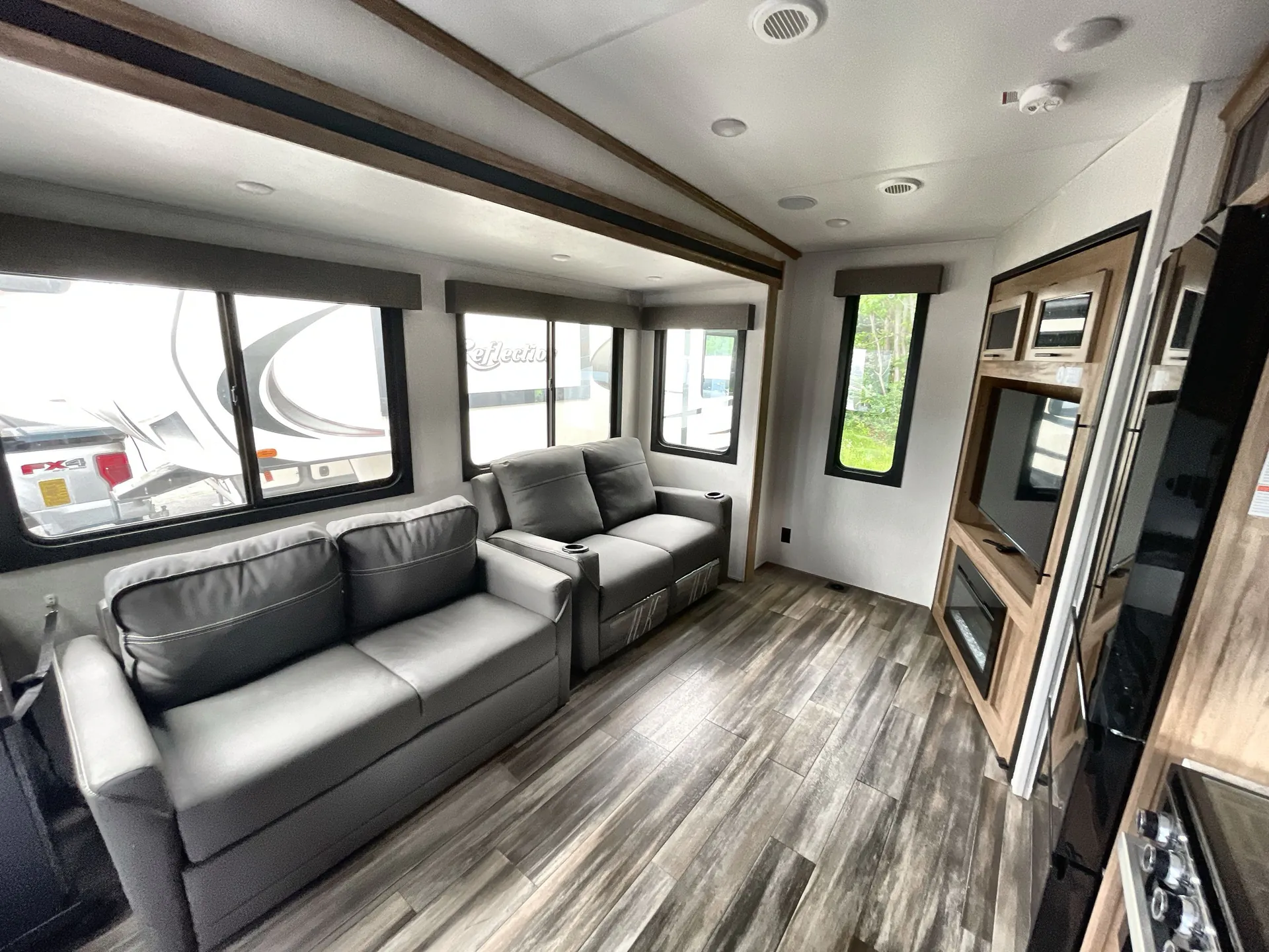 2024 Forest River Sabre 25RLS — living area main