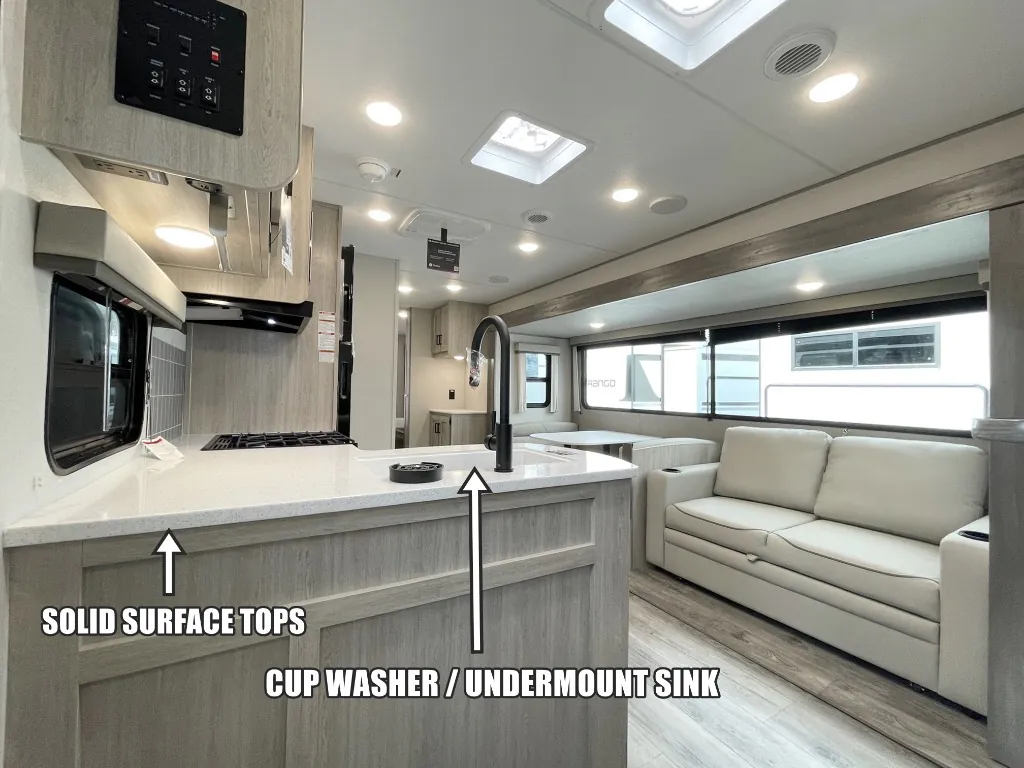 2027 Coachmen Catalina Legacy Edition 333DBDSCK, Photos photo 5