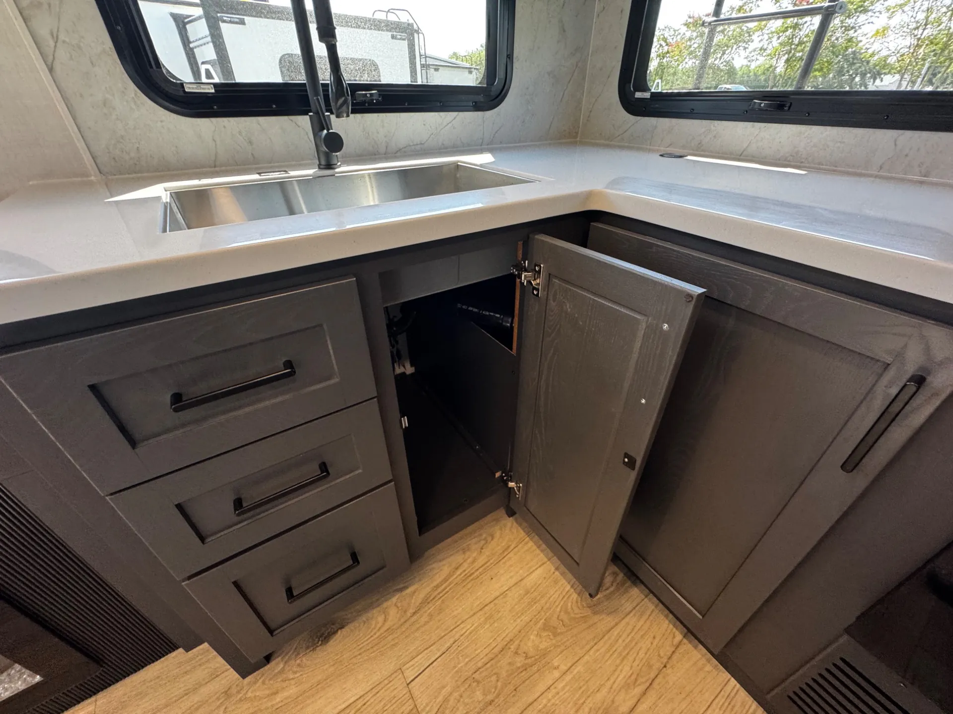 2027 Forest River Rockwood Ultra Lite 2711RK — Photo 6