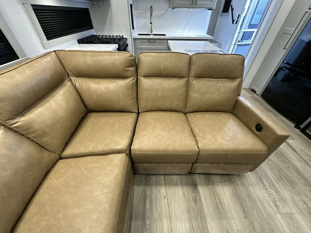 2026 Brinkley Model G 4150, Photos photo 14