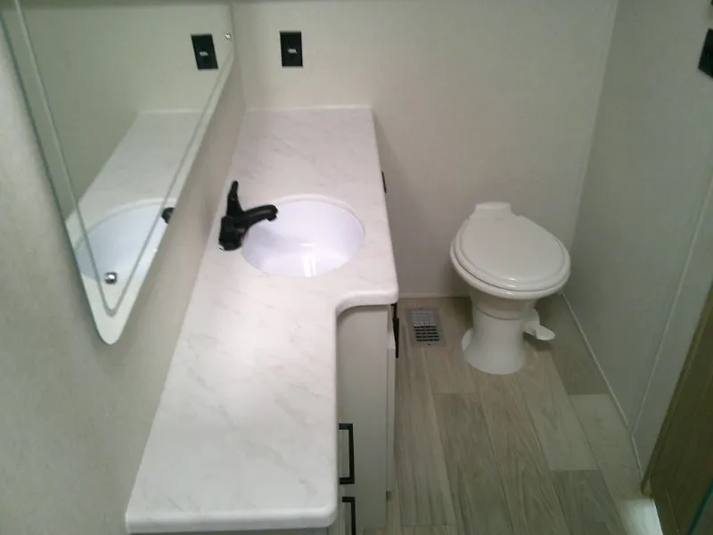 2025 Forest River Sandpiper Destination 421FKL, Photos photo 13