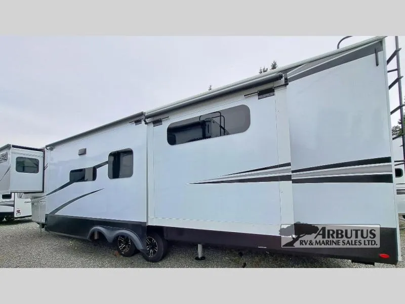 2025 Grand Design Solitude 391DL - Photo 4