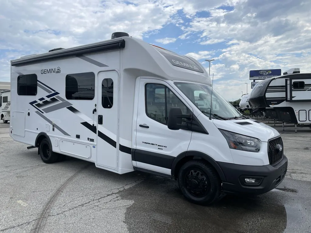 2026 Thor Motor Coach Gemini AWD 24KB - Photo 2