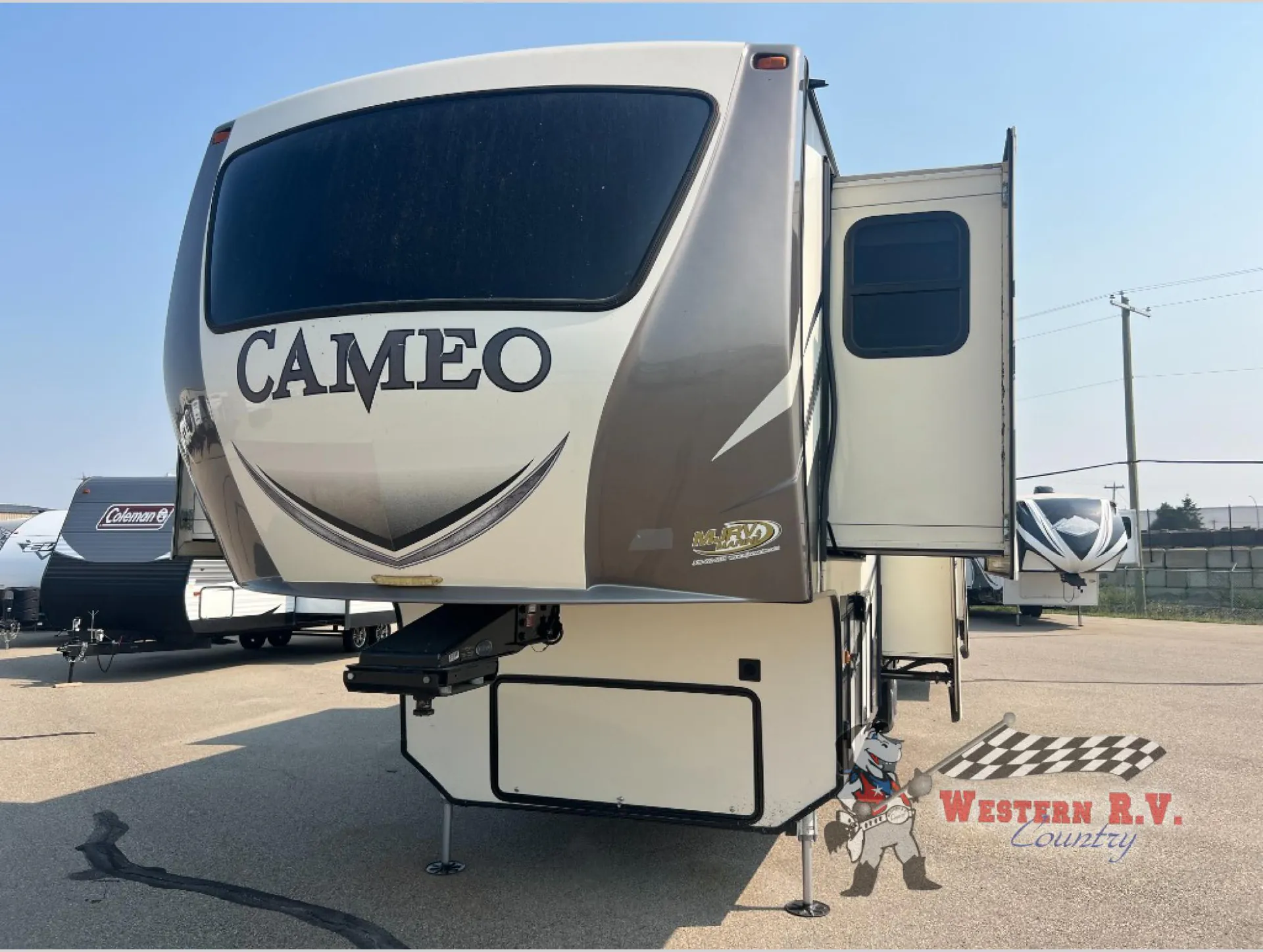 2018 CrossRoads Cameo 3801FL - Photo 2