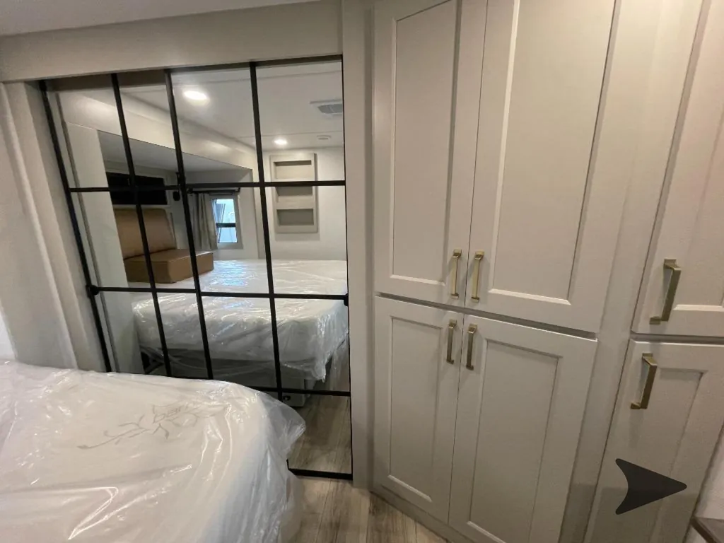 2026 Brinkley Model G 3950, Photos photo 60