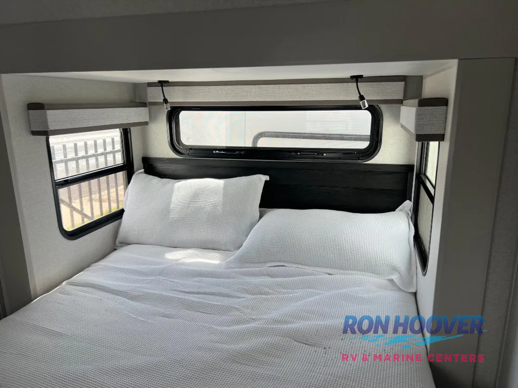 2026 Jayco North Point 395DSDB, Photos photo 17