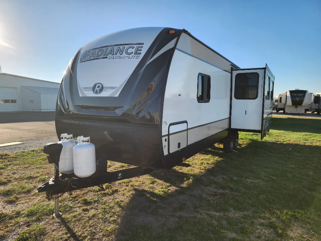 2019 Cruiser RV Radiance 25RL, Photos photo 4