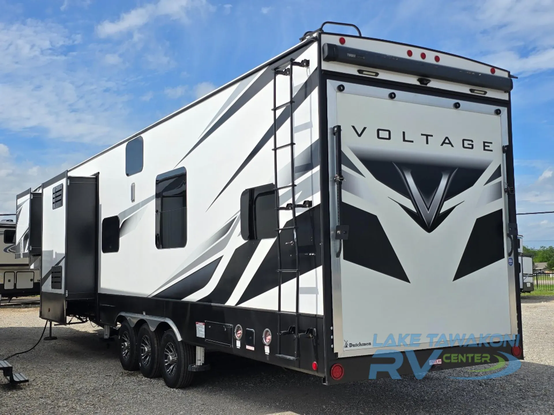 2022 Dutchmen Voltage 4135 dealer photo 3 from Lake Tawakoni RV Center