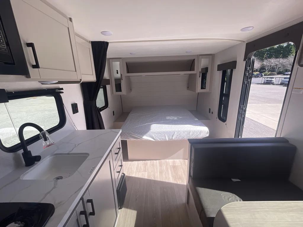 2027 Jayco Jay Flight 175FQ, Photos photo 3