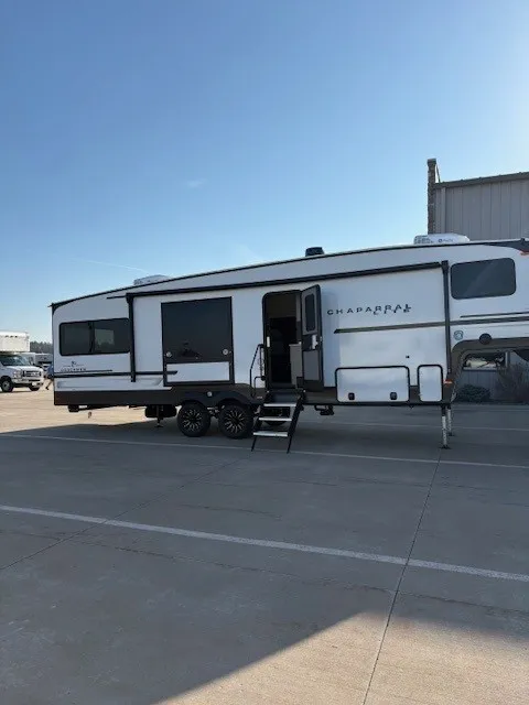 2026 Coachmen Chaparral Lite 27BAR - Photo 3