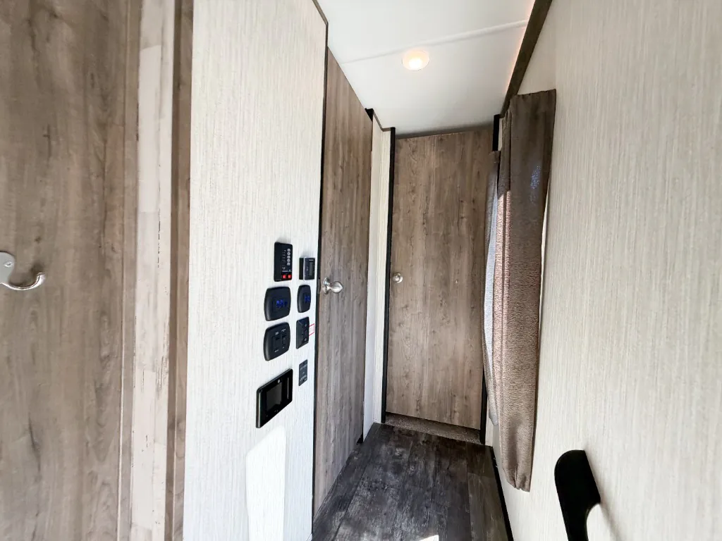 2019 Forest River Sabre 32DPT, Photos photo 12
