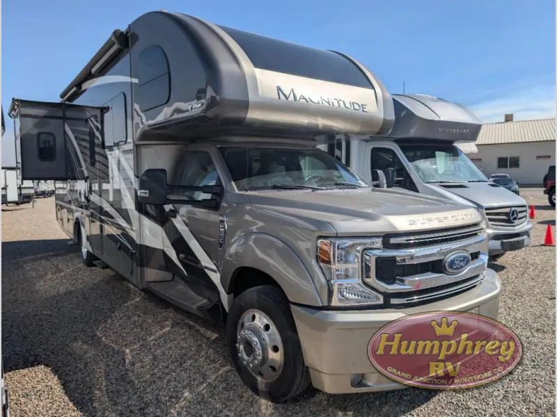 2022 Thor Motor Coach Magnitude XG32 - Photo 2