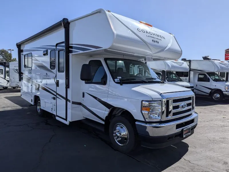 2025 Coachmen Leprechaun 210QSS - Photo 2