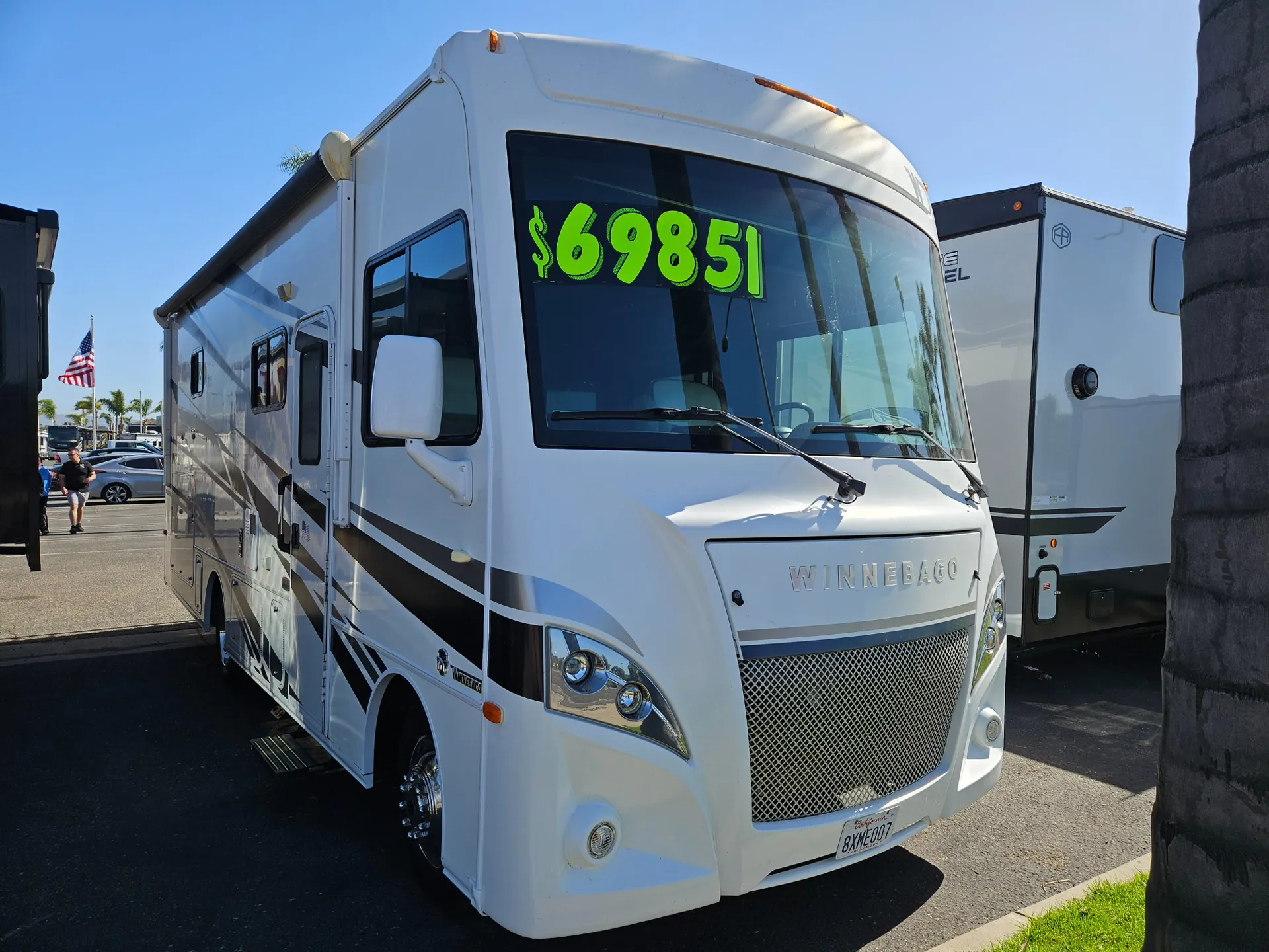 2020 Winnebago Intent 26M - Photo 2