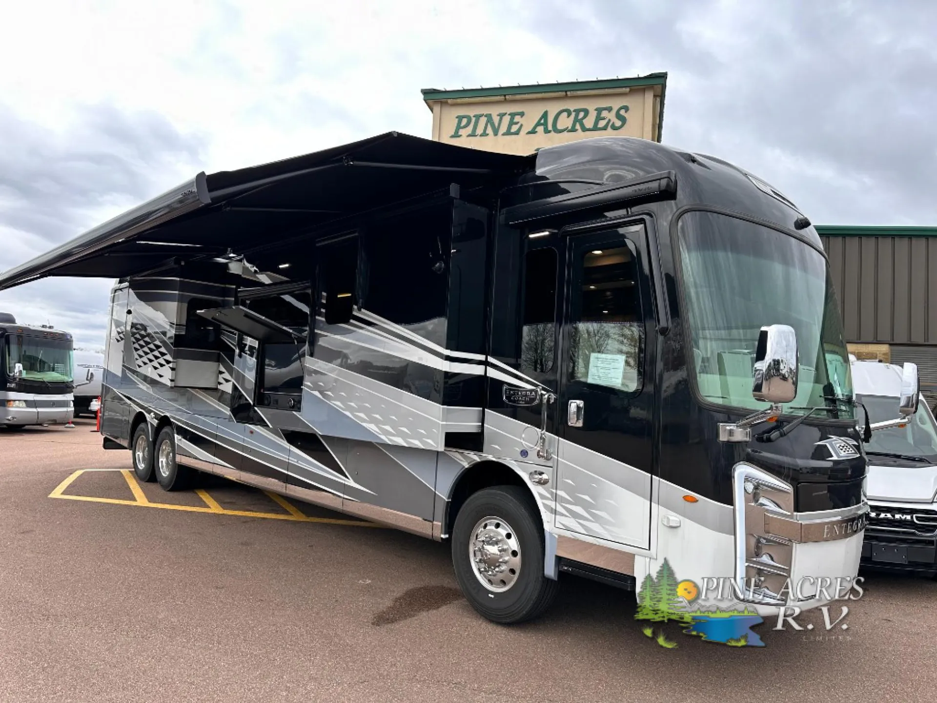 2024 Entegra Coach Anthem 44D - Photo 3