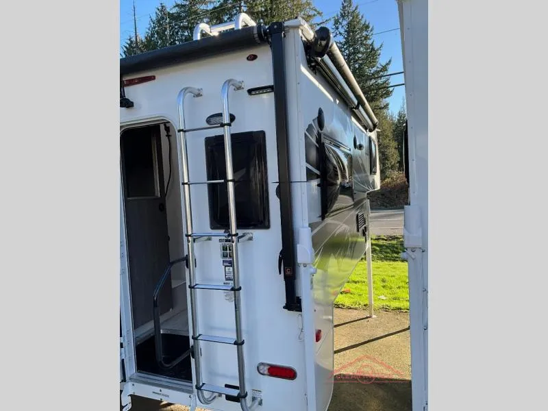 2026 Lance Lance Truck Campers New    850 - Photo 3