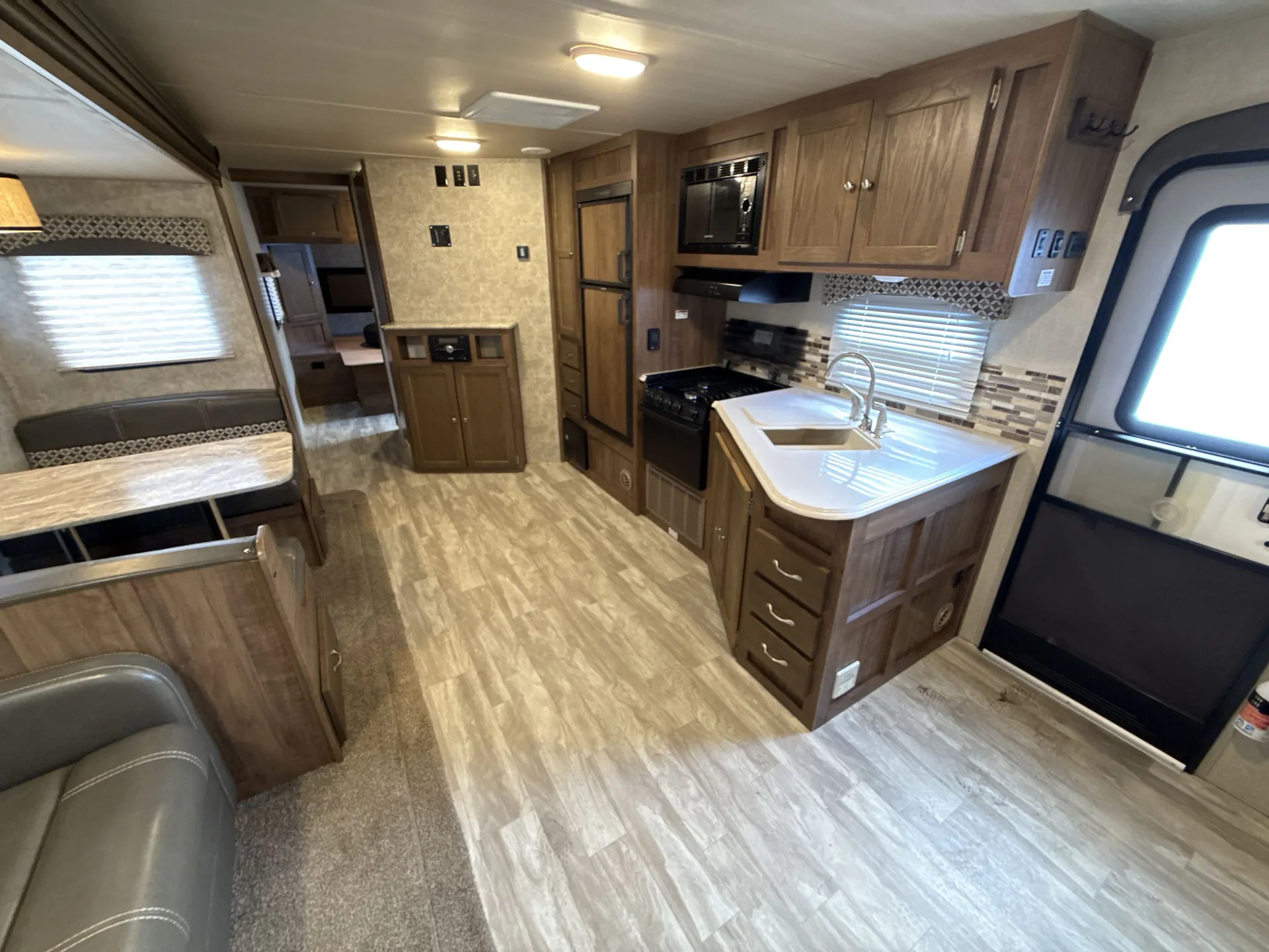 2018 Gulf Stream Geo 267RL — living area main