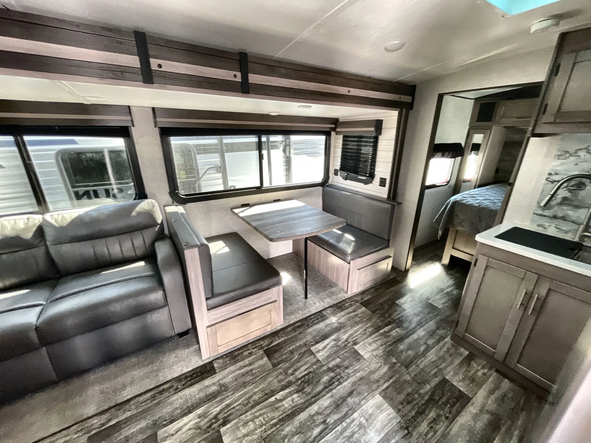 2022 CrossRoads Sunset Trail Super Lite 299QB — living area main