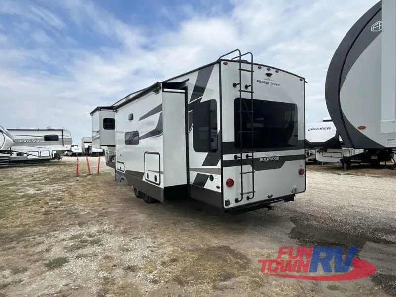 2026 Forest River Rockwood Signature 401SFB - Photo 4