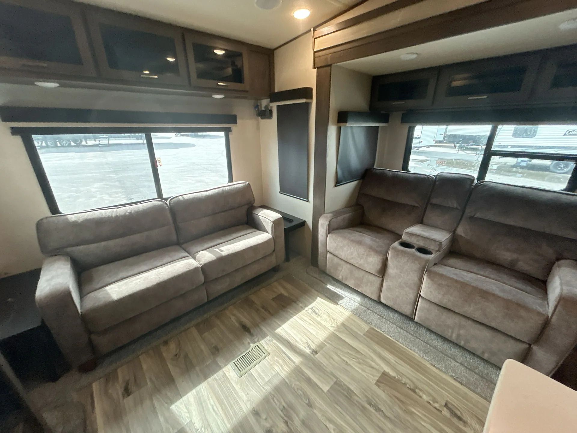 2018 Forest River Salem Hemisphere Hyper-Lyte 29RLSHL — living area main