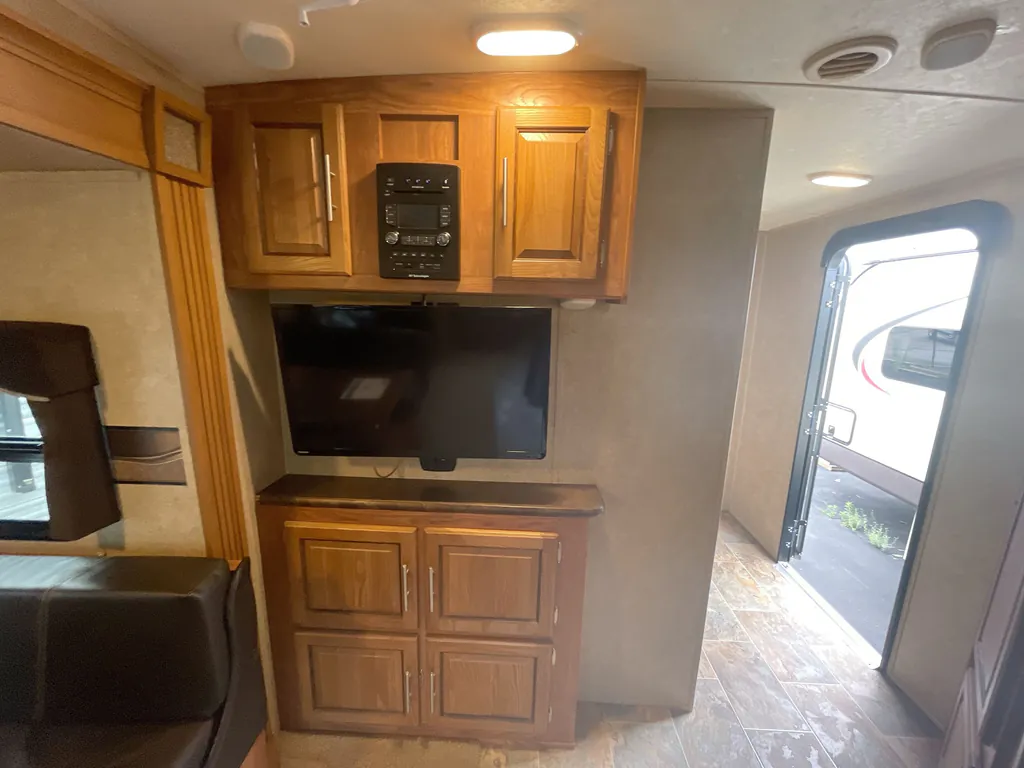 2016 Forest River Rockwood Ultra Lite 2904WS, Photos photo 14