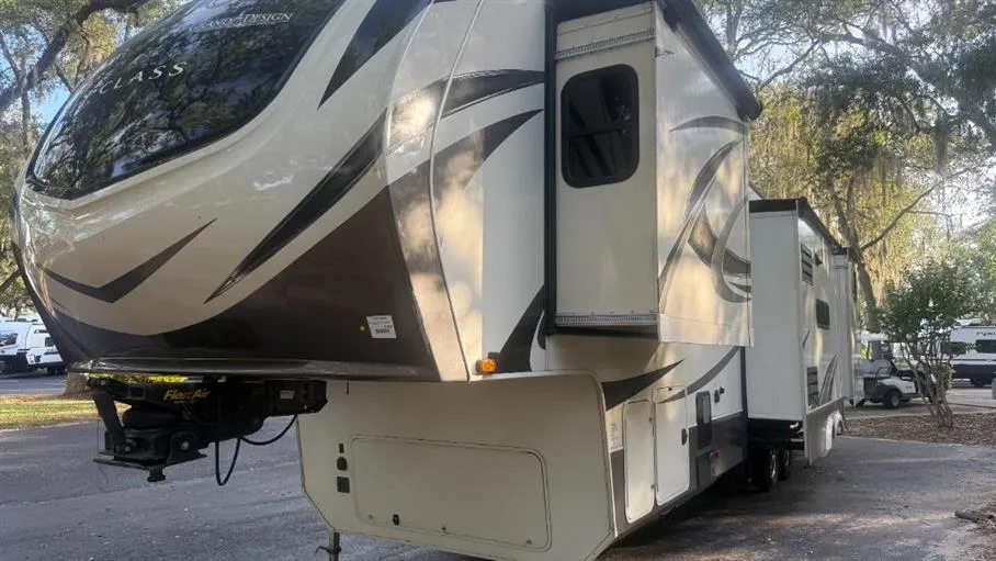 2019 Grand Design Solitude 3740BH - Photo 4