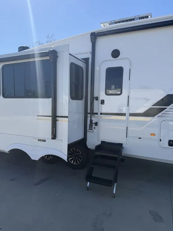 2026 Keystone Cougar Half-Ton 28RLI - Photo 4