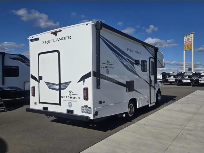 2025 Coachmen Freelander 22XG - Ford 350 - Photo 4