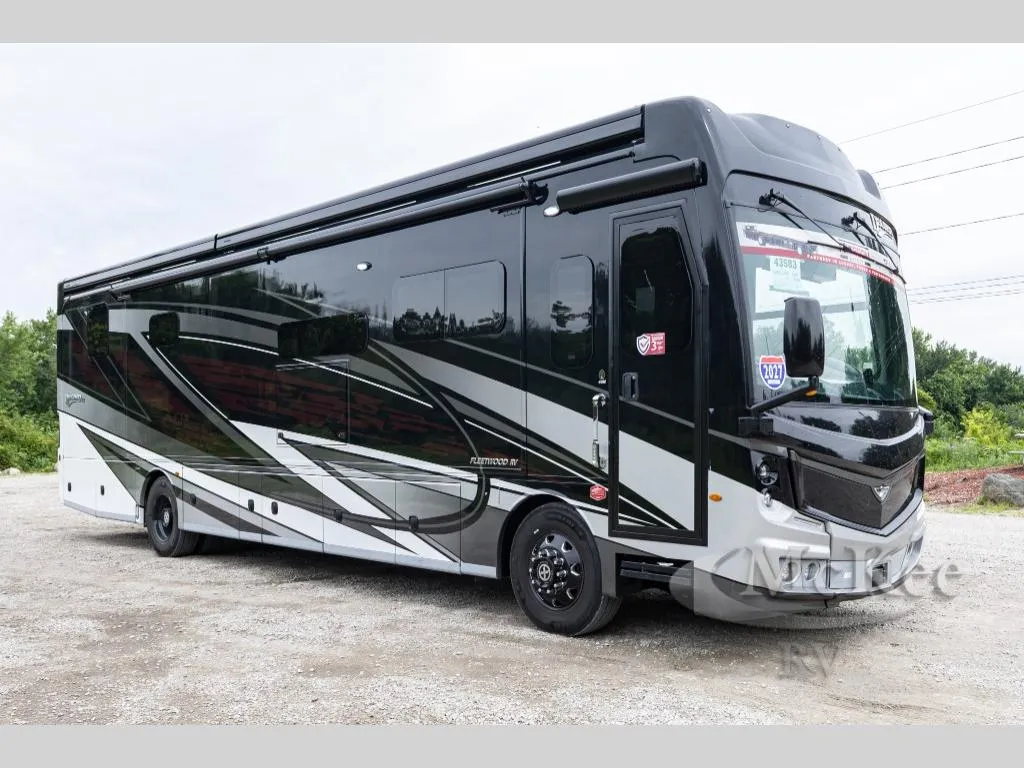 2027 Fleetwood Discovery LXE 40M - Photo 2