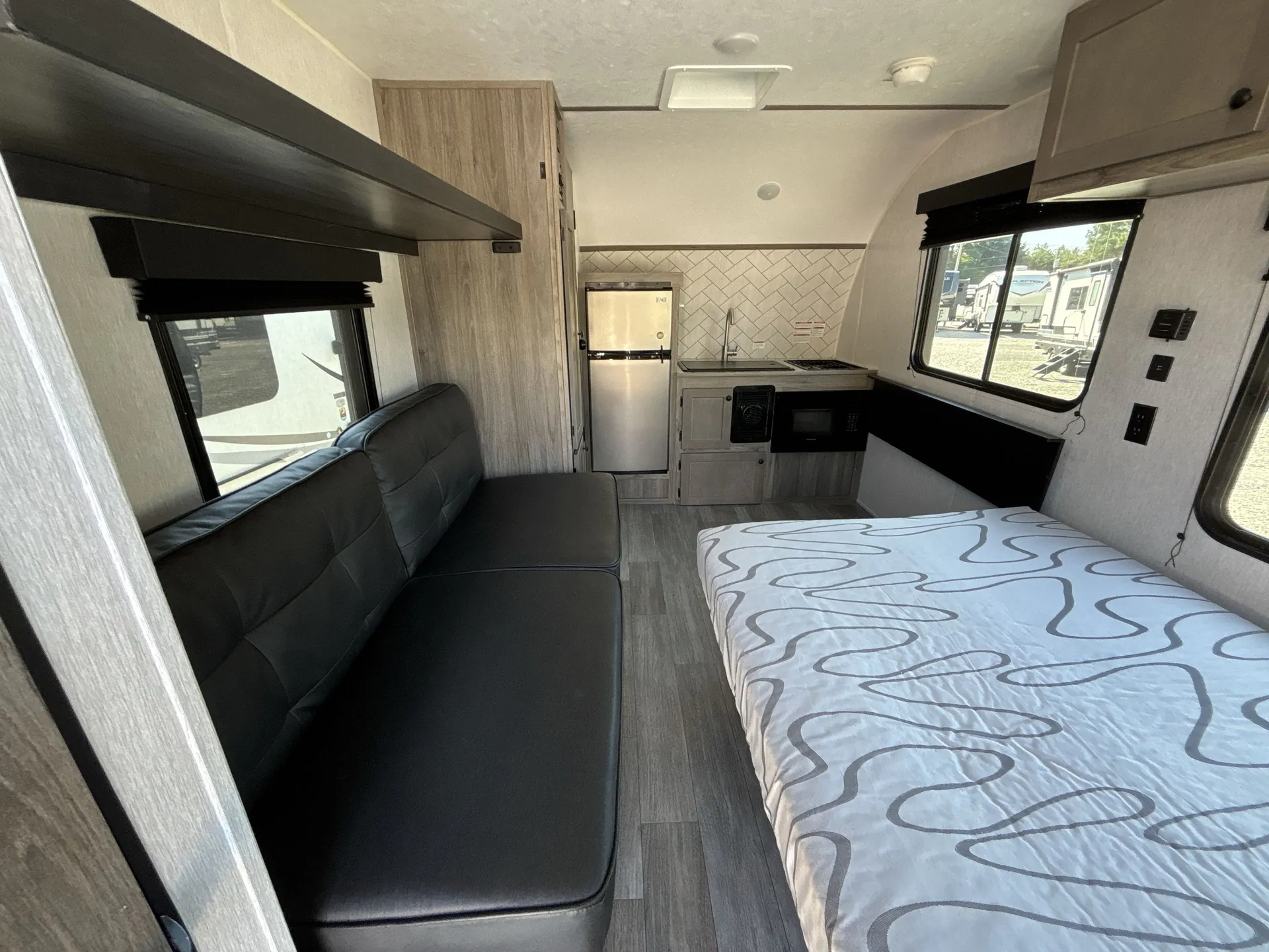 2024 Wayfinder Go Lite CLOUDBREAKER — living area main