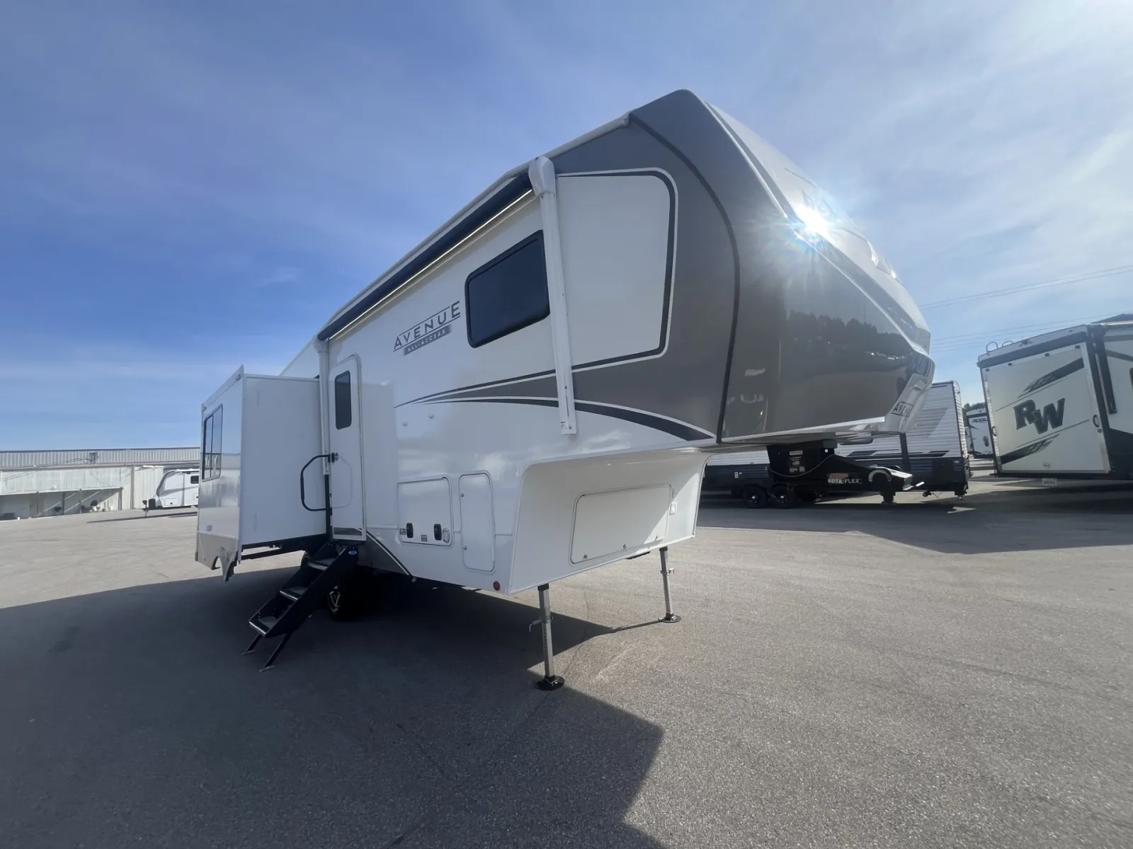 2026 Alliance Rv Avenue 25RL - Photo 2