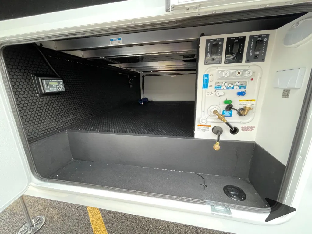 2026 Brinkley Model Z 3515, Photos photo 62