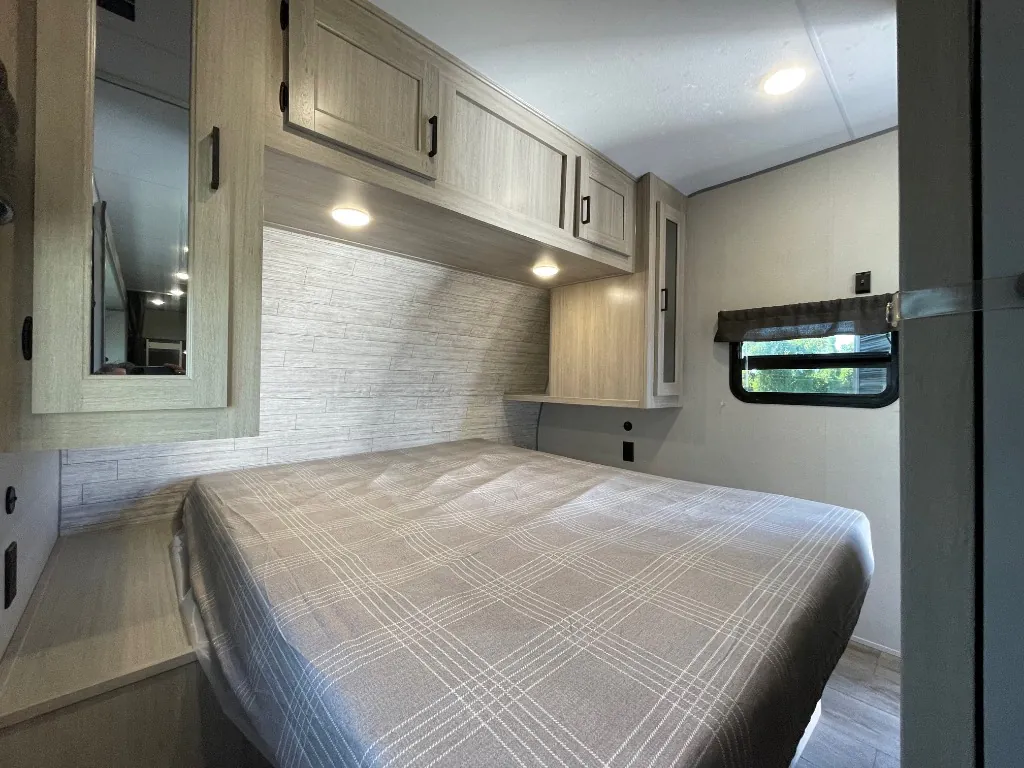 2026 Coachmen Catalina Legacy Edition 273DBHCK, Photos photo 16