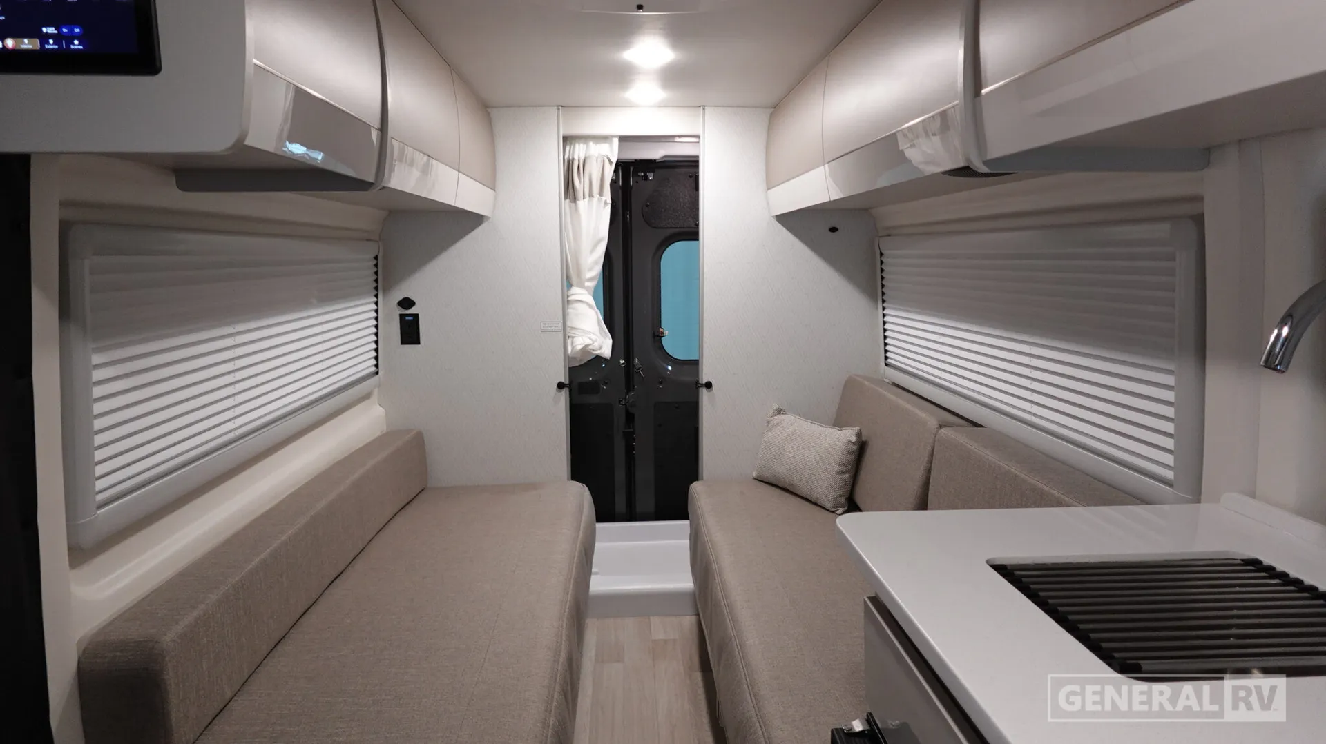 2027 Thor Motor Coach Twist 20L - Photo 3
