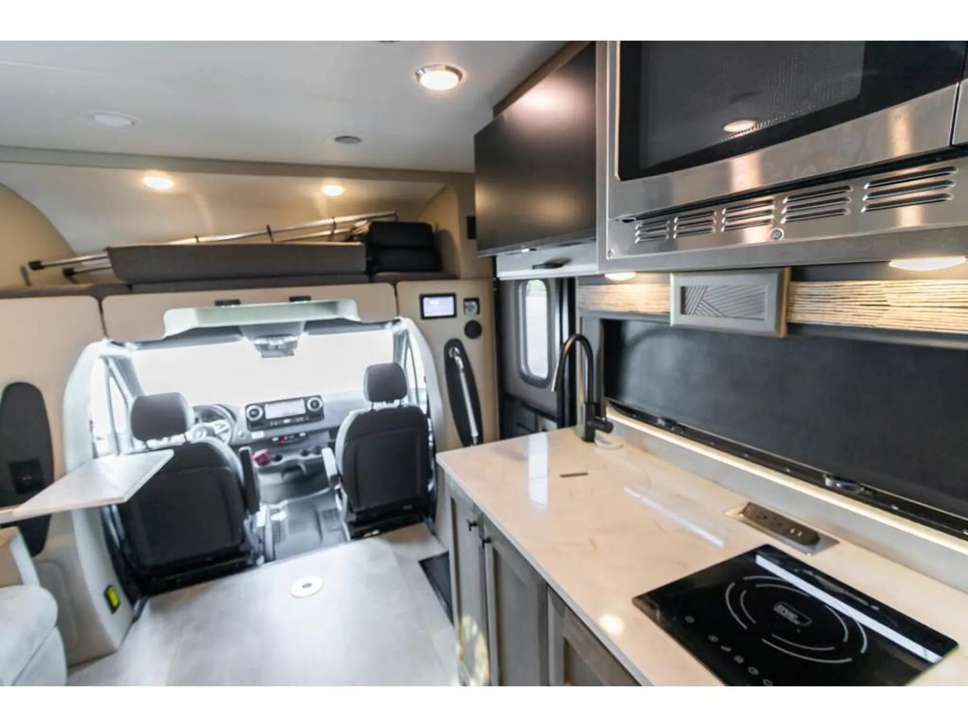 2025 Tiffin Wayfarer 25 XLW - Photo 3