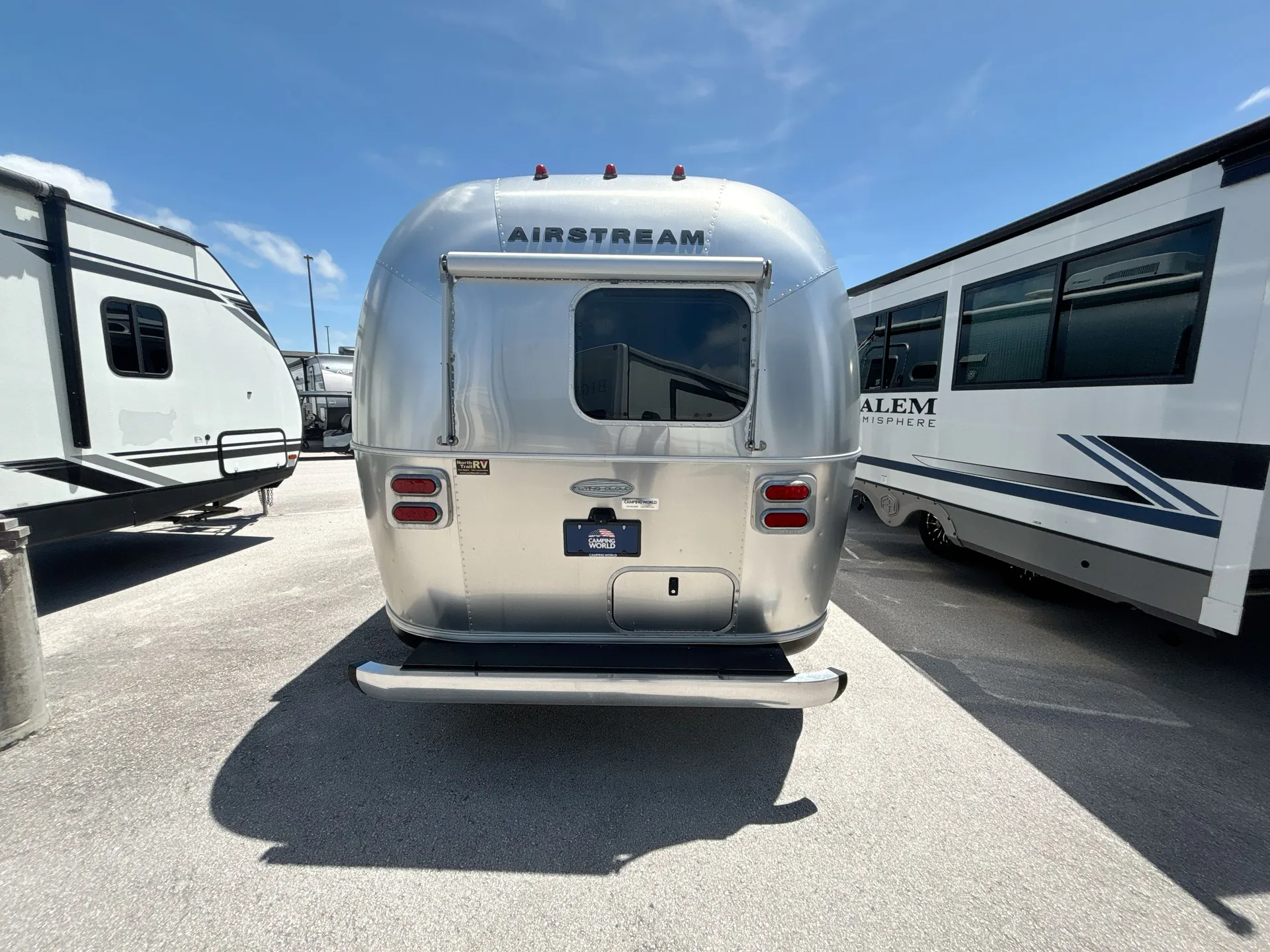 2018 airstream Flying Cloud 23CB — living area main