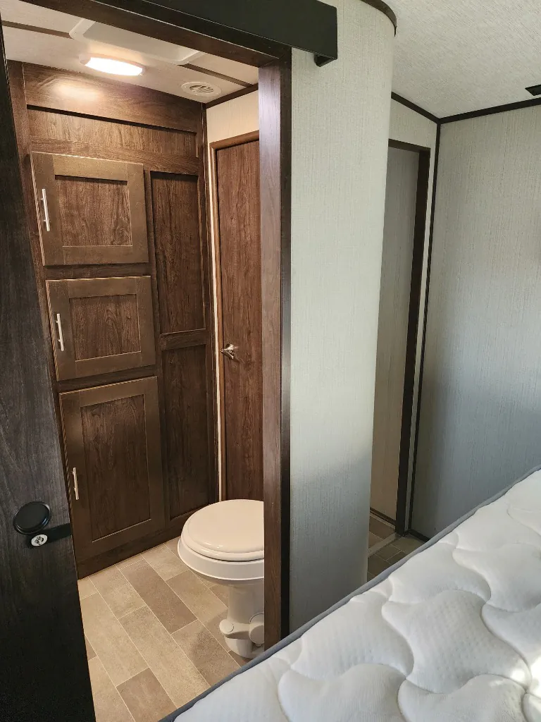 2019 Cruiser RV Radiance 25RL, Photos photo 34