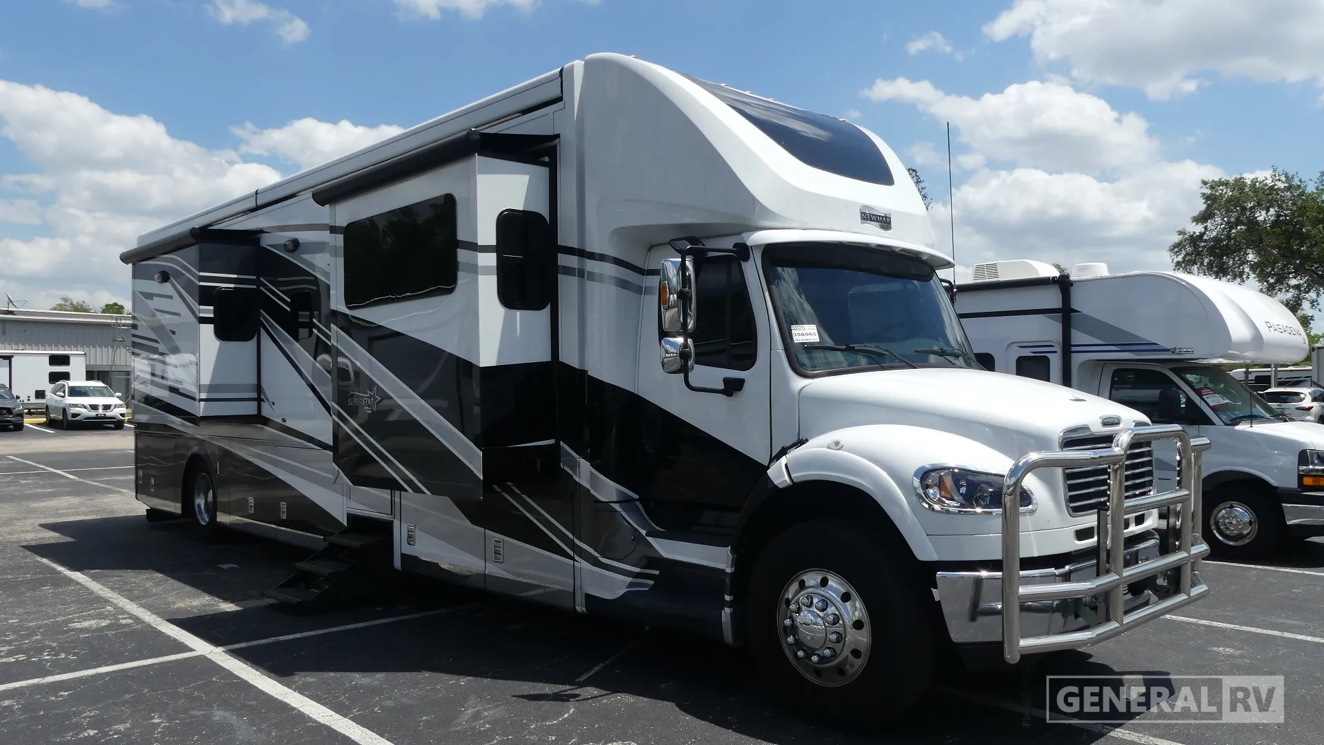 2023 Newmar Super Star 4059 - Photo 2