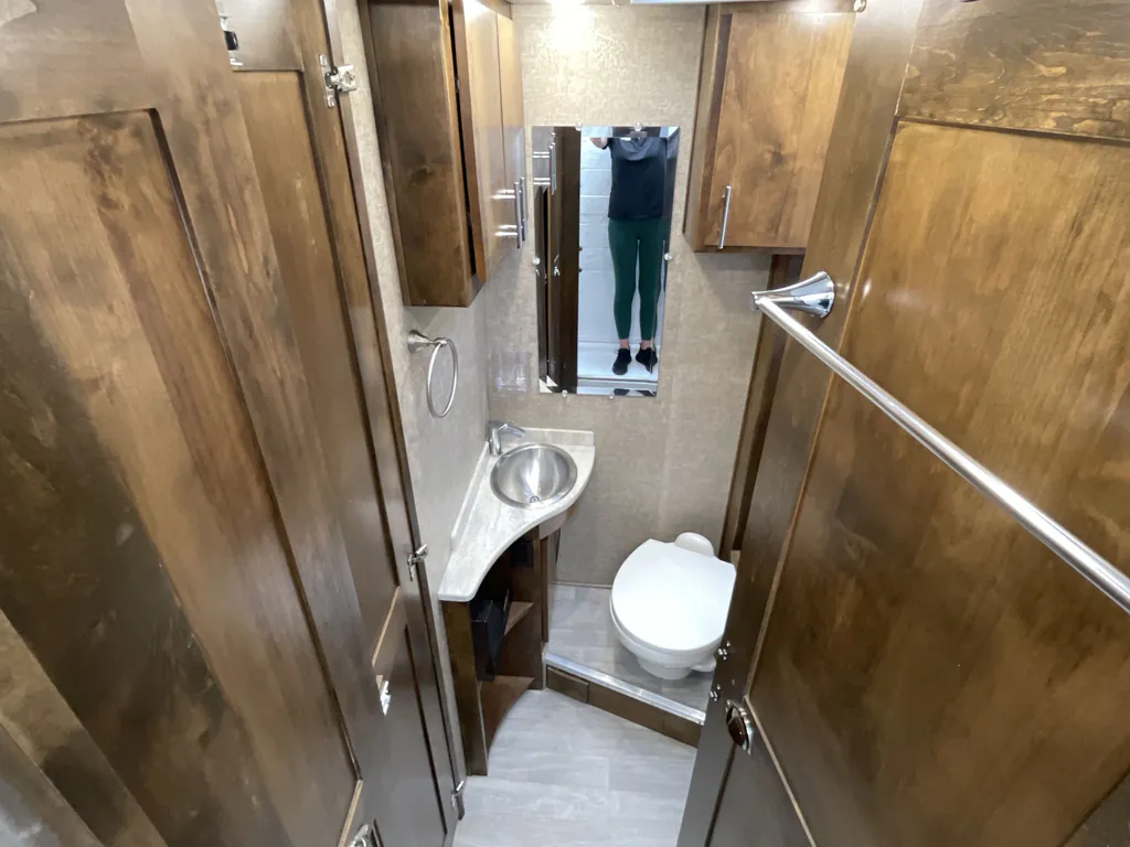2018 Tiffin Wayfarer 24 TW, Photos photo 16