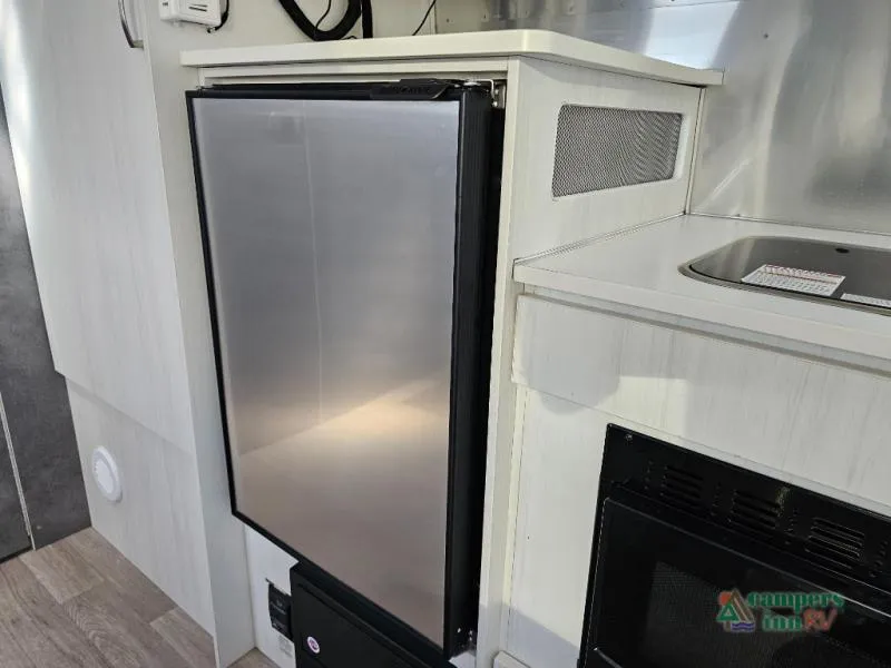 2020 Airstream Bambi 22FB - Photo 3