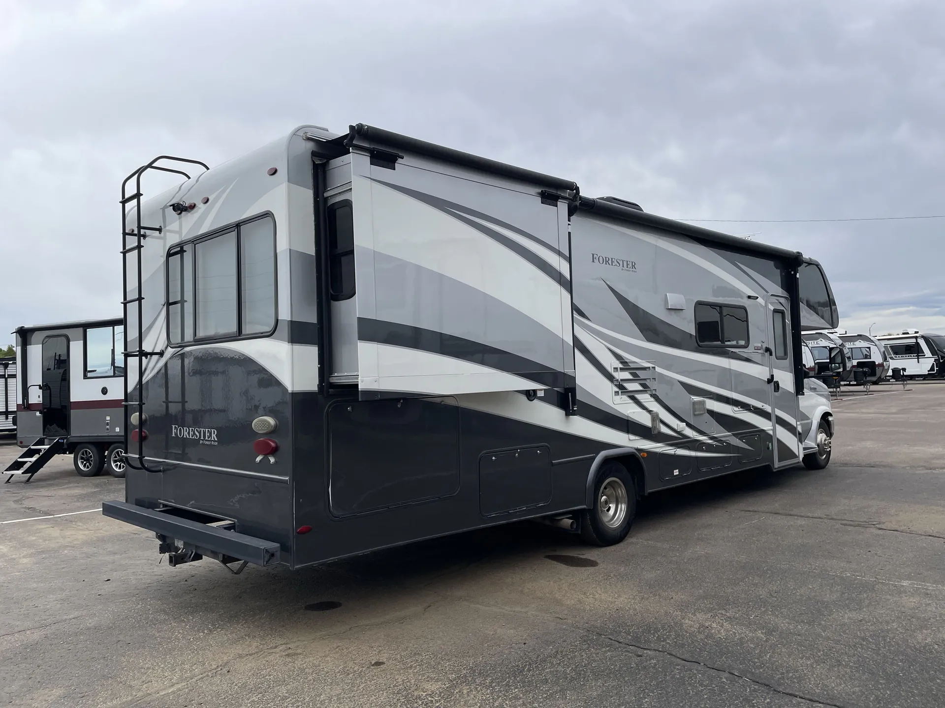 2018 Forest River Forester 3011DS — off campside