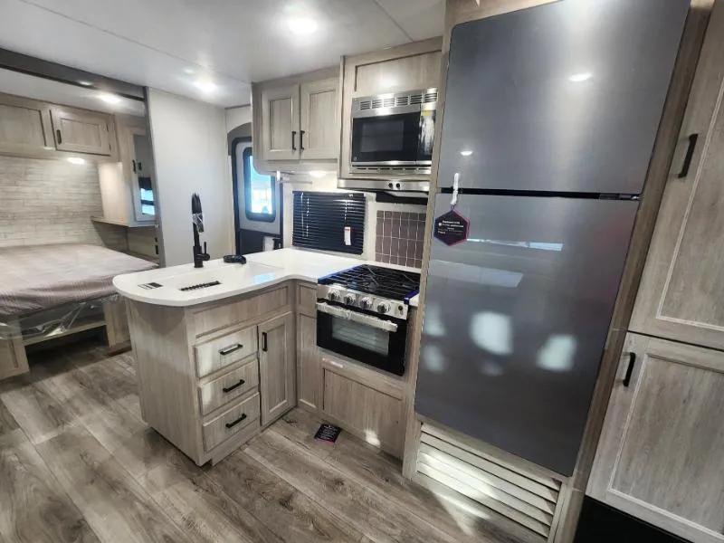 2026 Coachmen Catalina Legacy Edition 273DBHCK, Photos photo 7