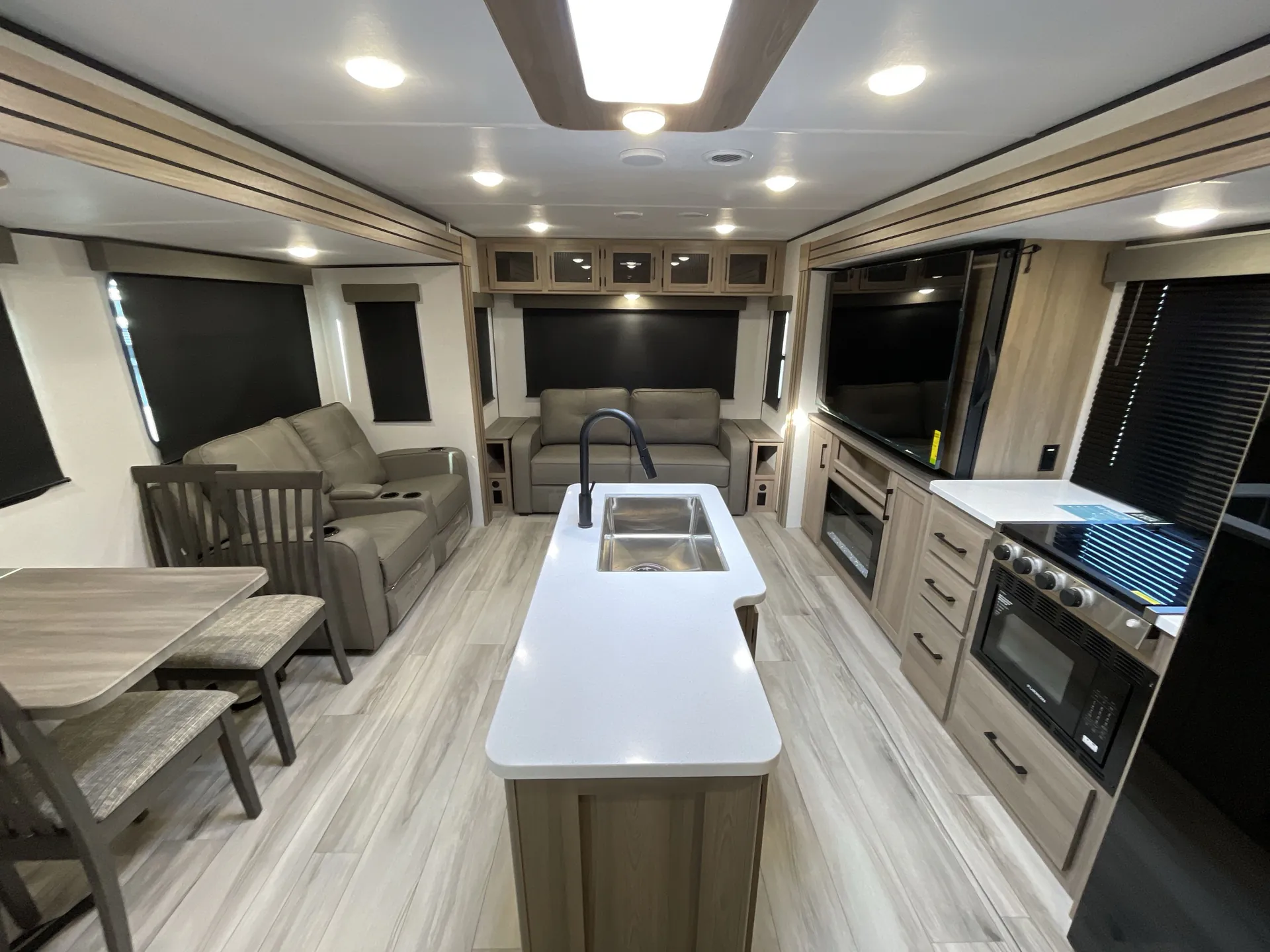 2026 Keystone Coleman Legacy 2950RL — living area main