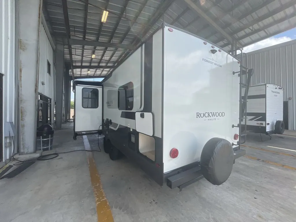 2027 Forest River Rockwood Mini Lite 2506FK — Photo 5
